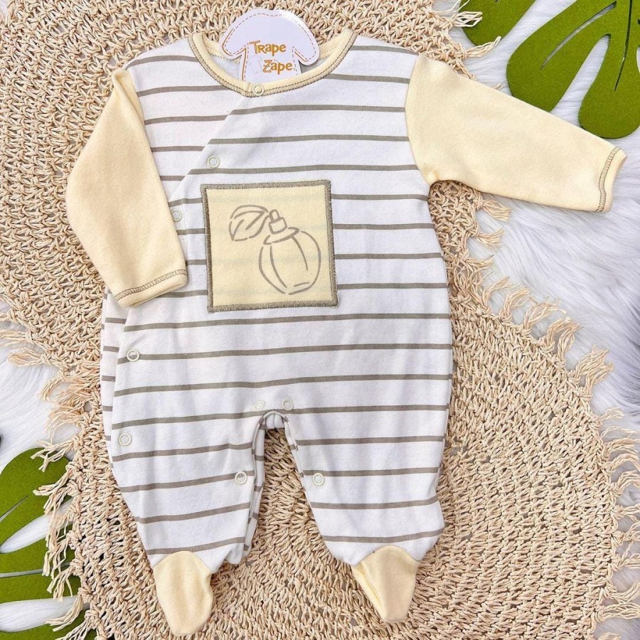 Macacão Trape Zape - Frasquinho de Perfume - Amarelo com Areia e Off Macacão Trape Zape - Frasquinho de Perfume - Amarelo com Areia e Off